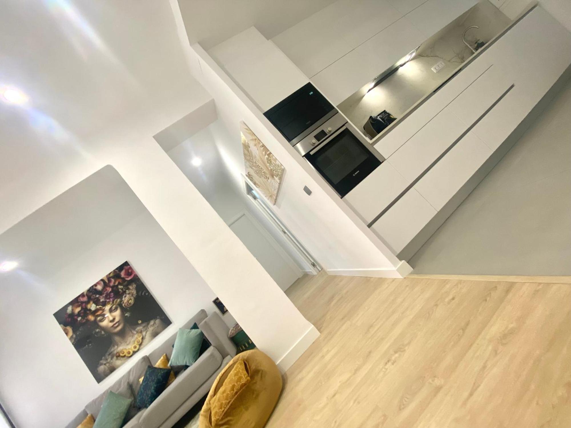 Barcelona Chic Apartments- Free Parking - 10 Min From Bcn City Centre By Metro Exterior foto